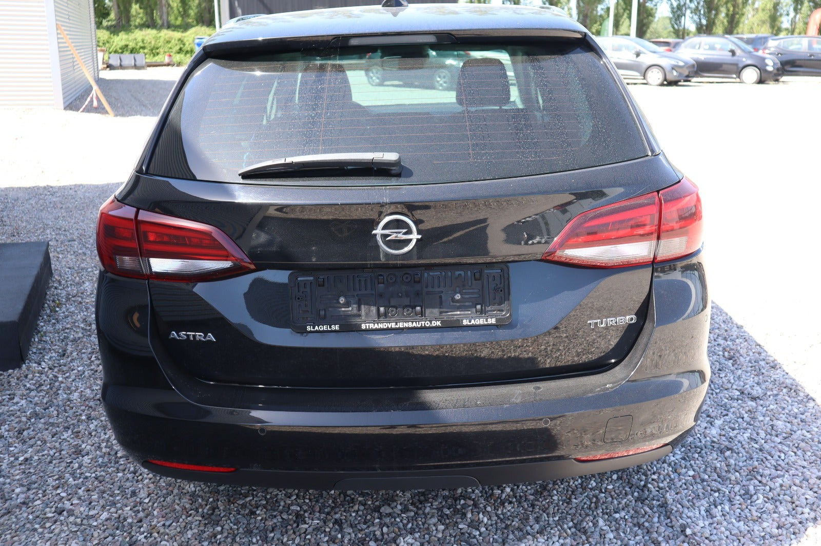 Sort Opel Astra fra 2018