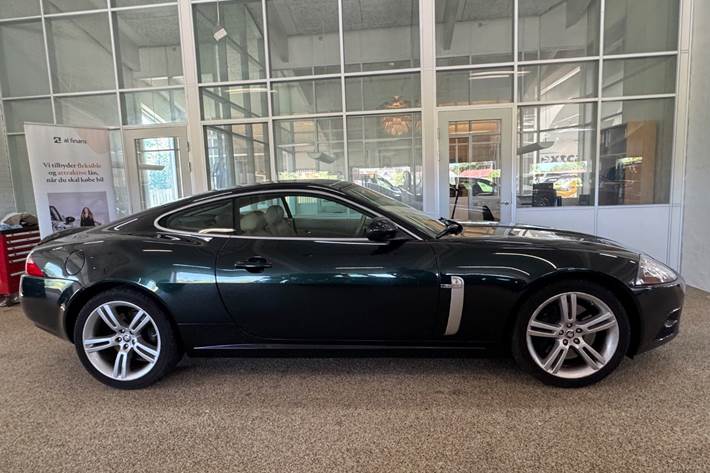 Grøn Jaguar XKR fra 2008