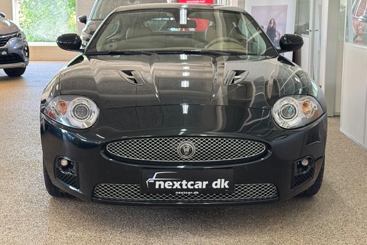 Grøn Jaguar XKR fra 2008