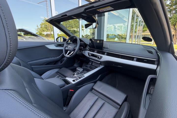 Sort Audi A5 fra 2024