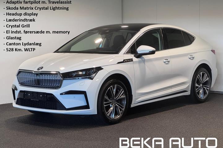 Hvid Skoda Enyaq fra 2023 set udefra
