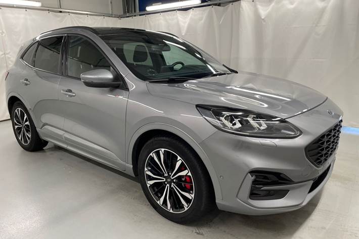 Grå Ford Kuga fra 2020