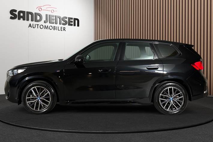 Sort BMW iX1 fra 2023