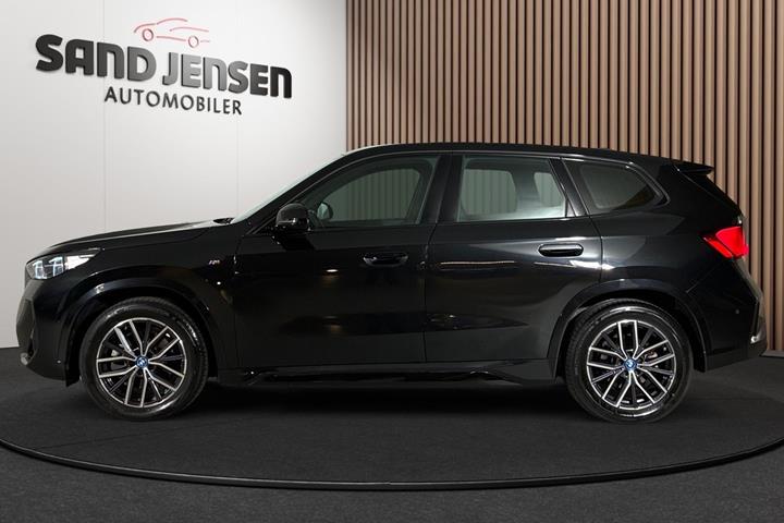 Sort BMW iX1 fra 2023