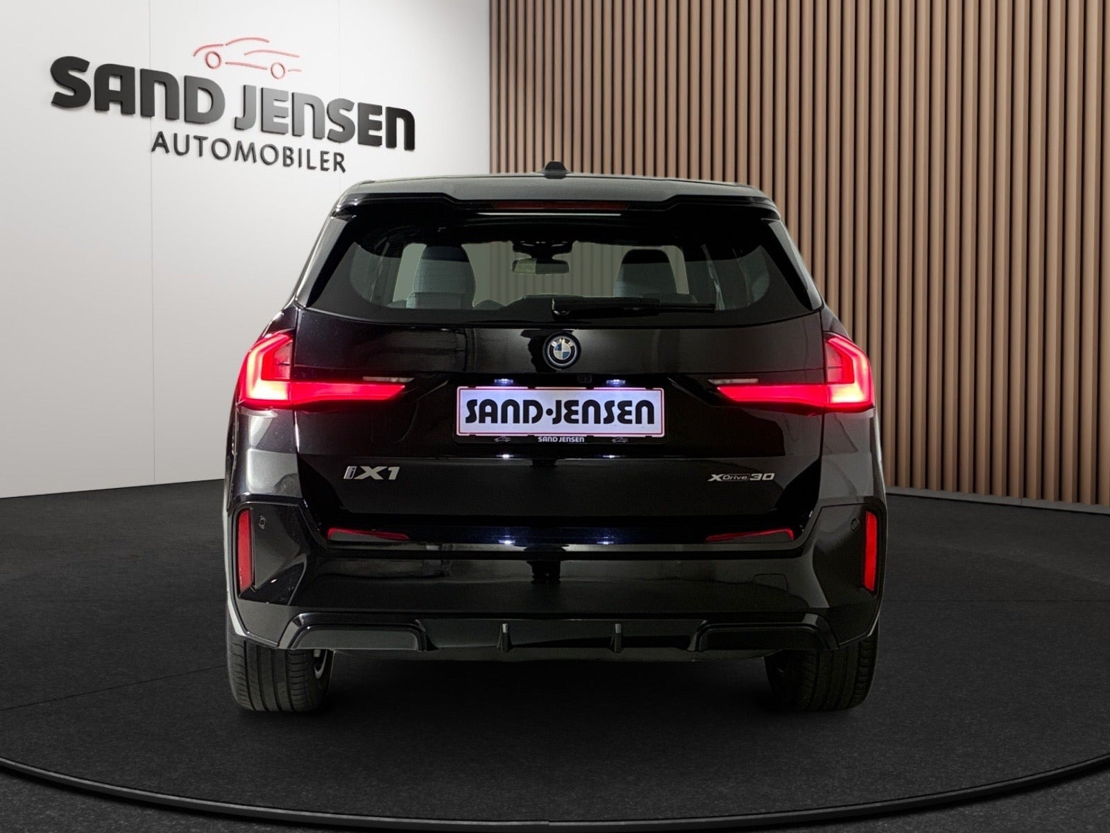 Sort BMW iX1 fra 2023