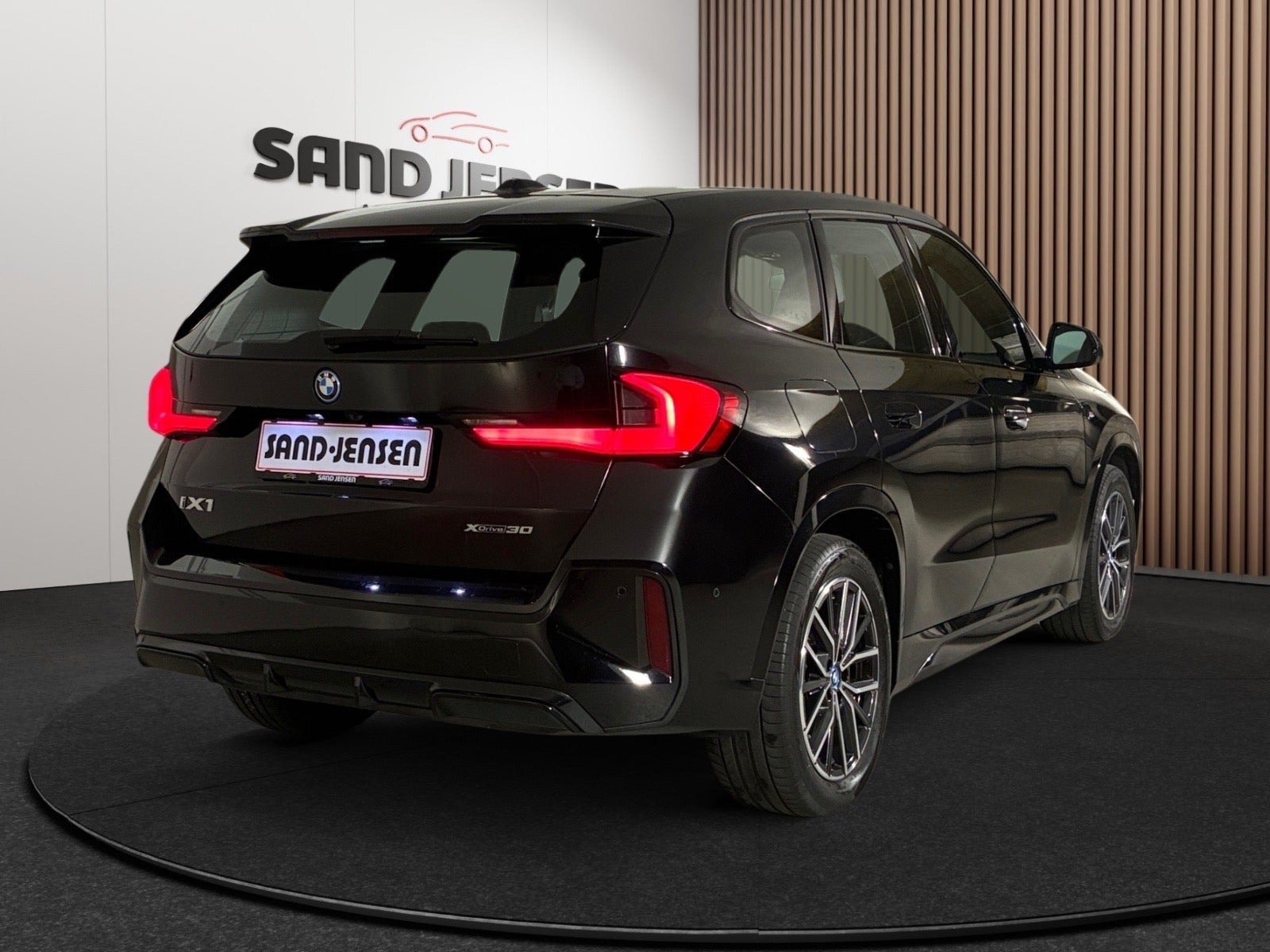 Sort BMW iX1 fra 2023
