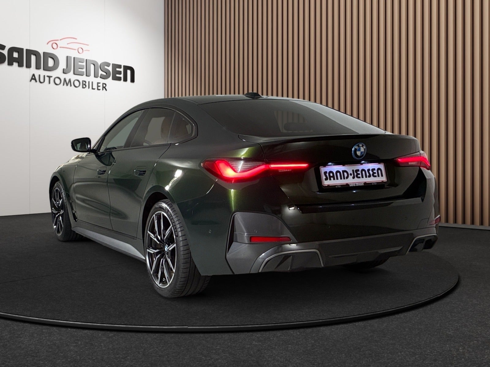 Grøn BMW i4 fra 2024