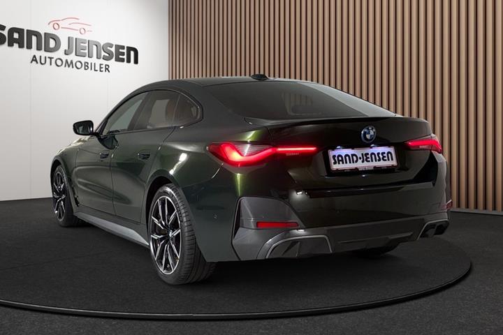 Grøn BMW i4 fra 2024