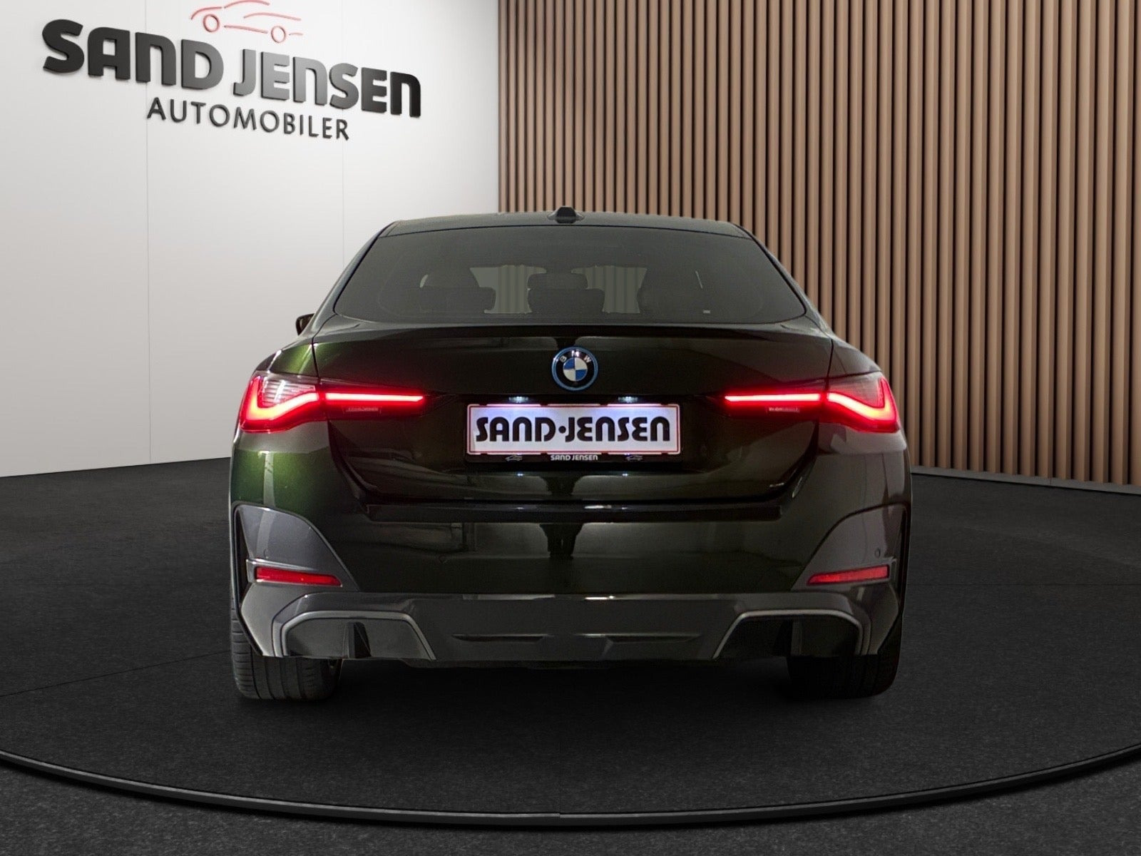 Grøn BMW i4 fra 2024