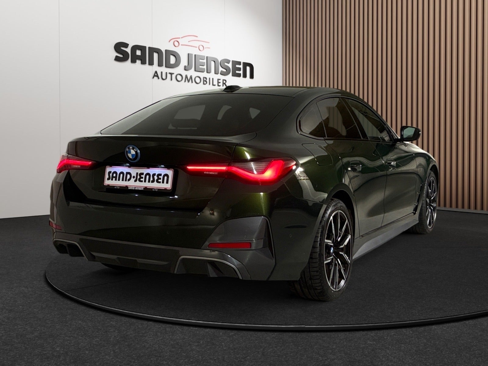 Grøn BMW i4 fra 2024
