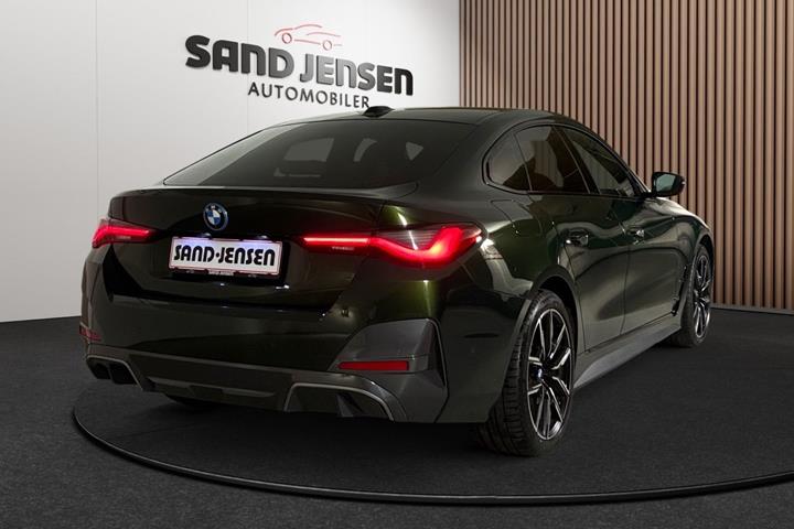 Grøn BMW i4 fra 2024