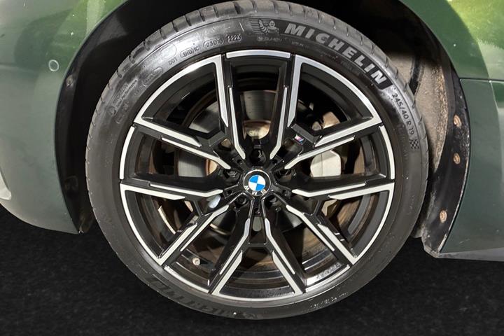 Grøn BMW i4 fra 2024
