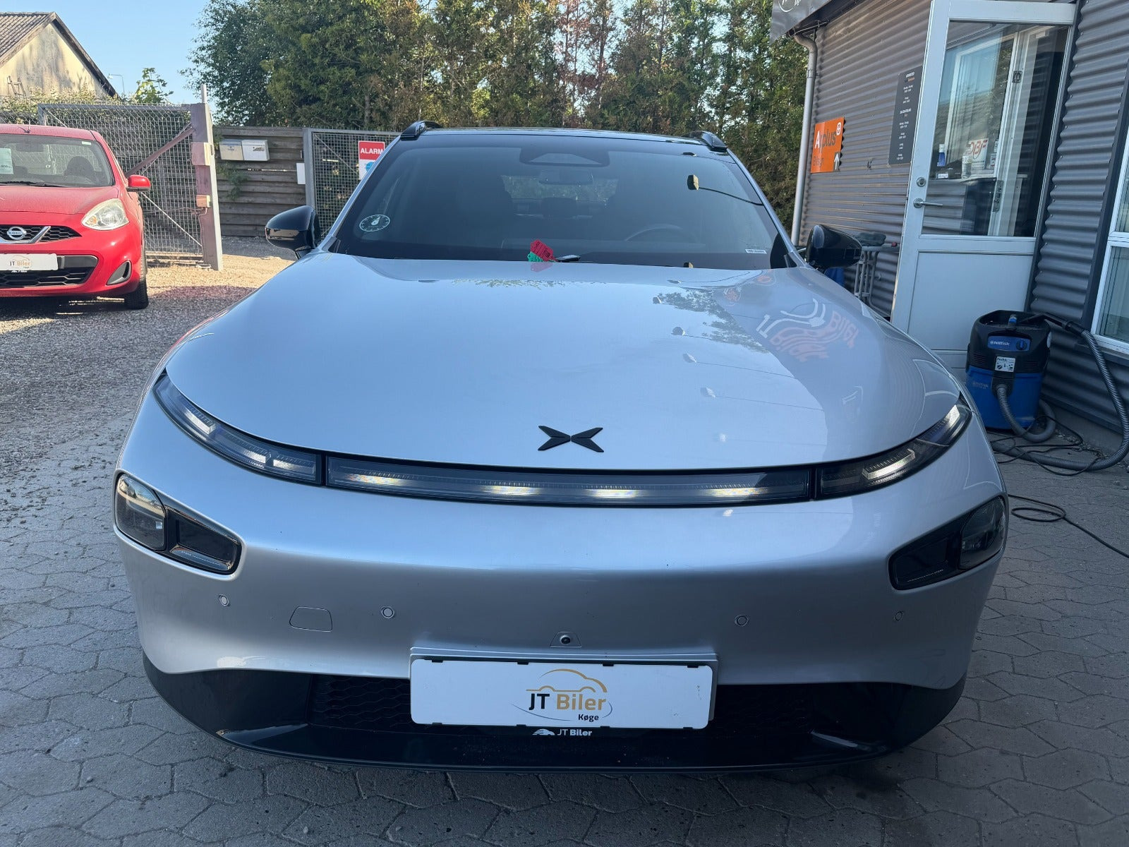Sølv Xpeng P7 fra 2023