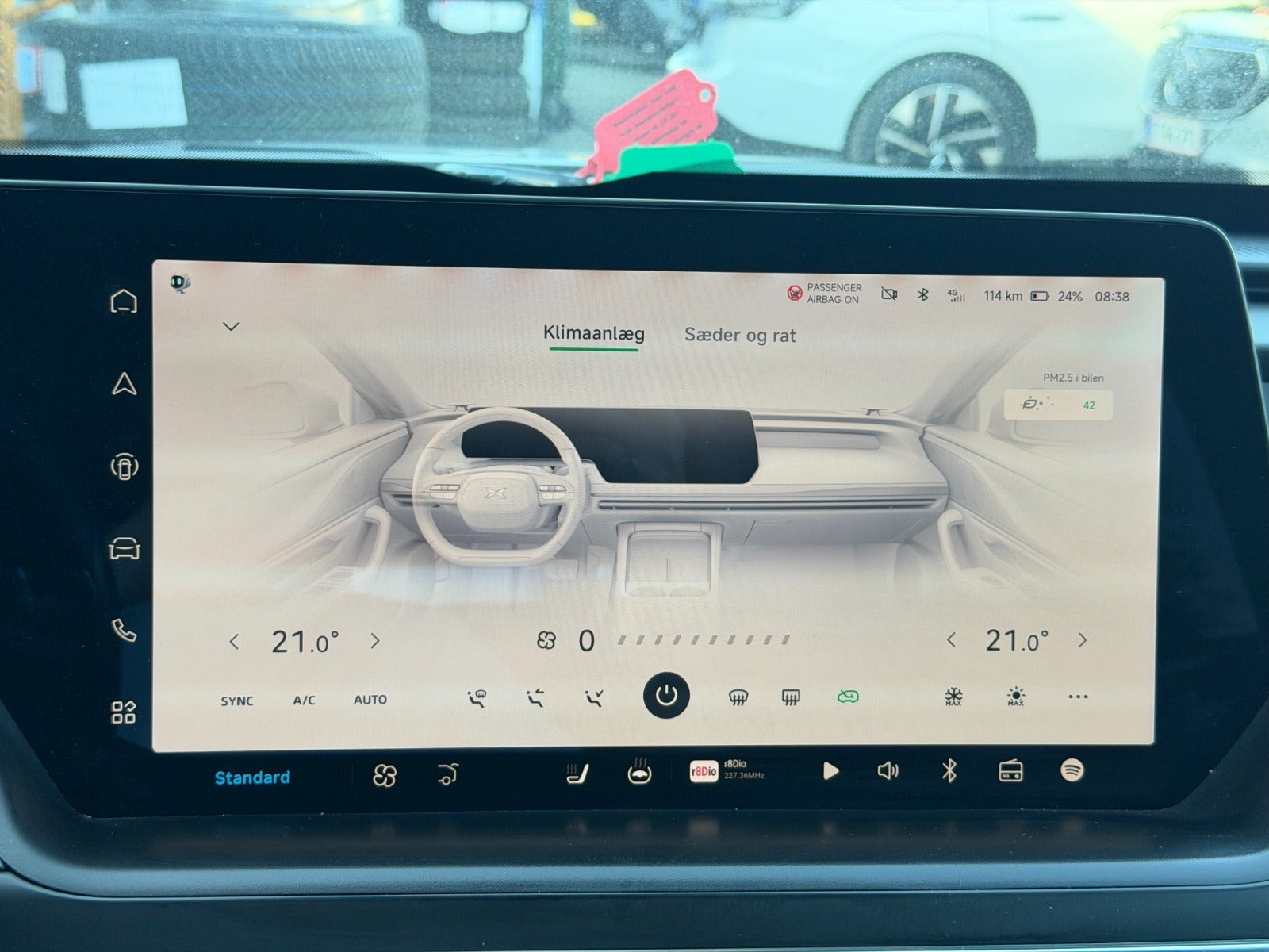 Sølv Xpeng P7 fra 2023