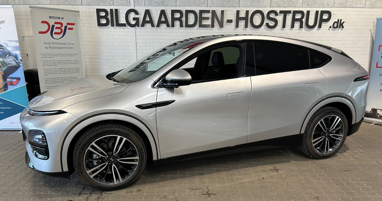 Sølv Xpeng G6 fra 2025