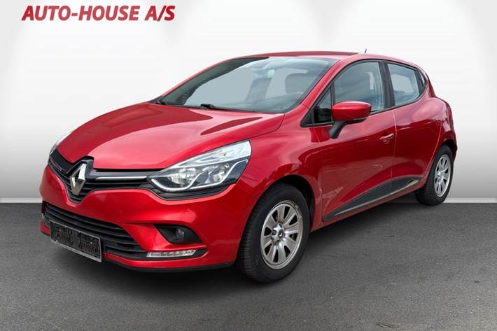 Rød Renault Clio IV fra 2018