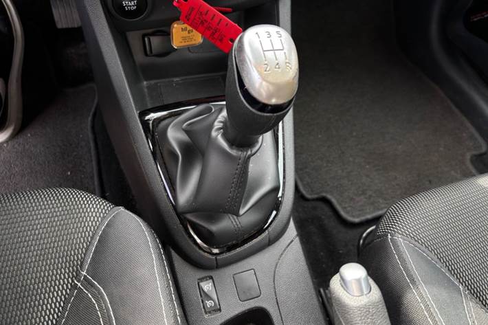 Rød Renault Clio IV fra 2018