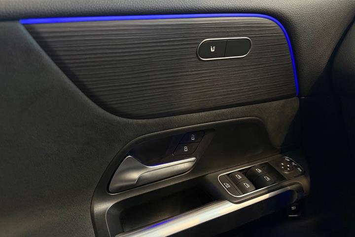 Hvid Mercedes EQB250+ fra 2026
