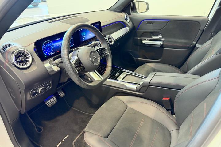 Hvid Mercedes EQB250+ fra 2026