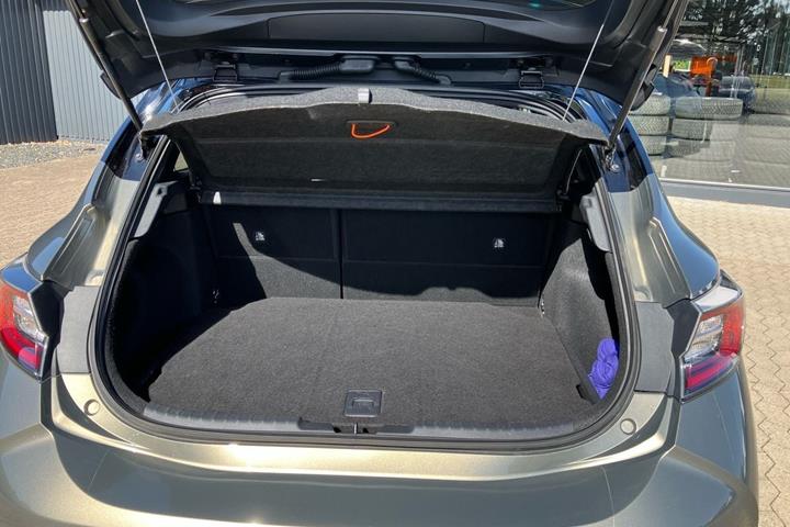 Grøn Toyota Corolla fra 2020