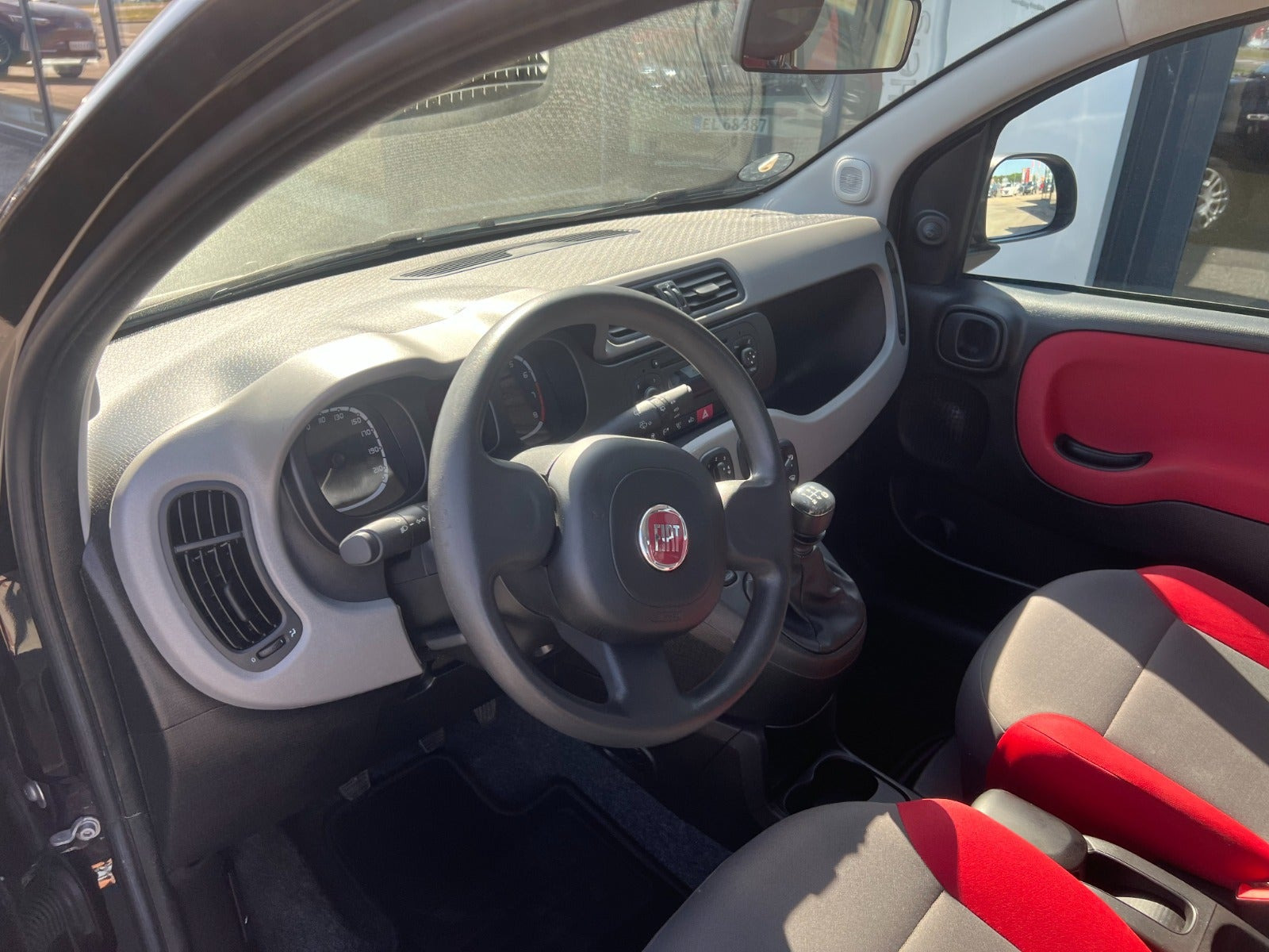 Sort Fiat Panda fra 2014