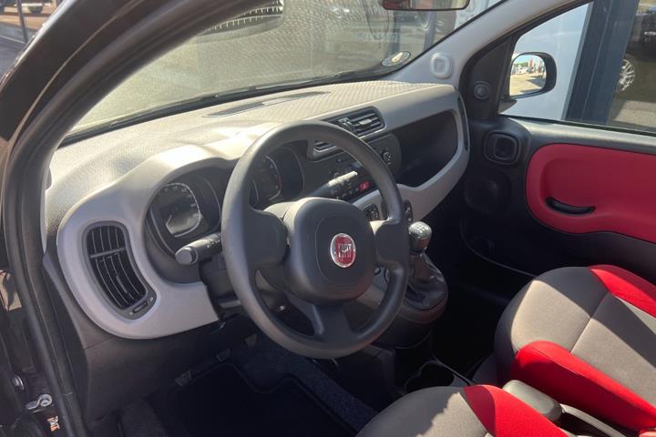 Sort Fiat Panda fra 2014