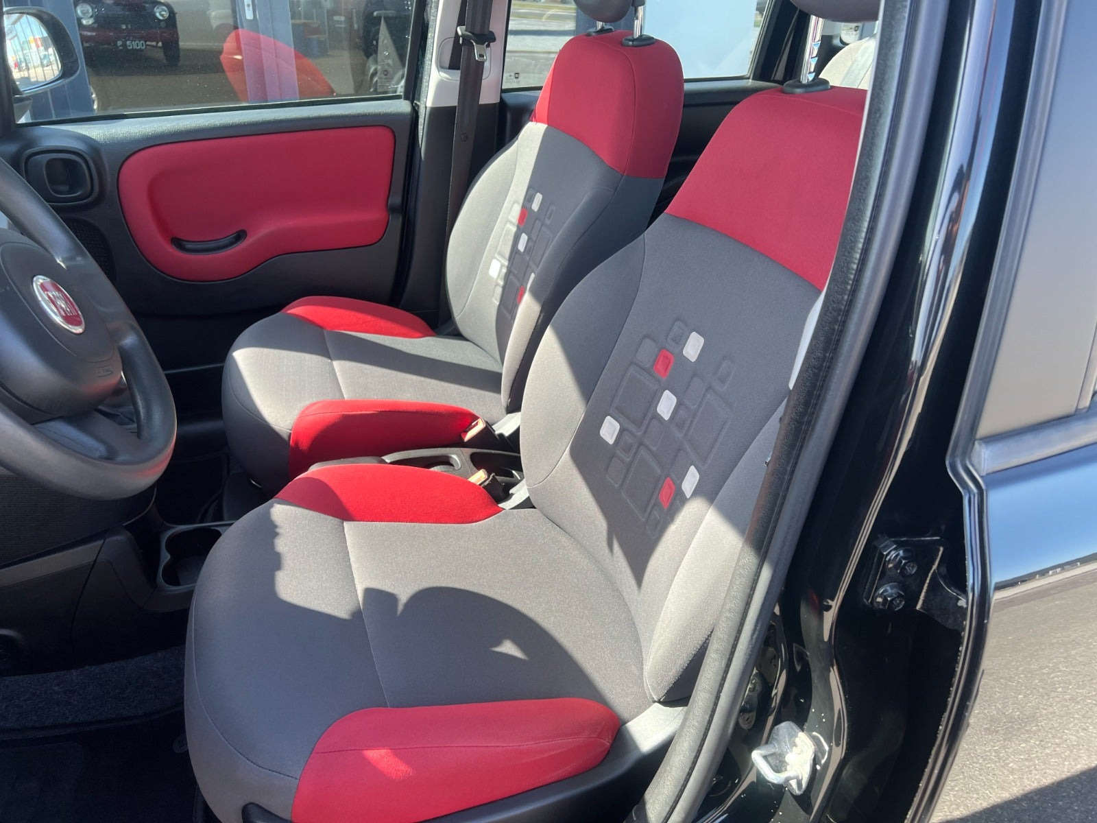 Sort Fiat Panda fra 2014