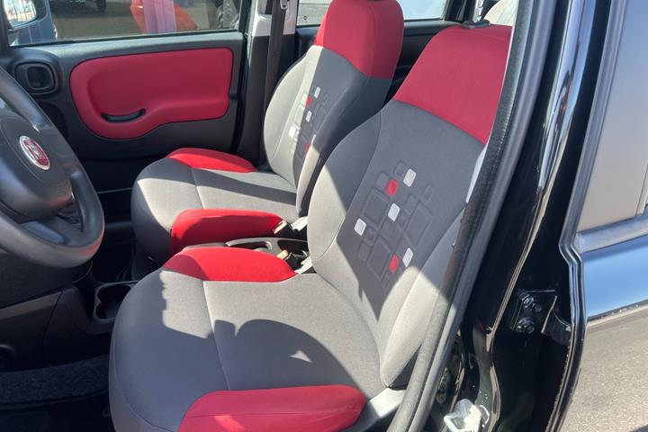 Sort Fiat Panda fra 2014