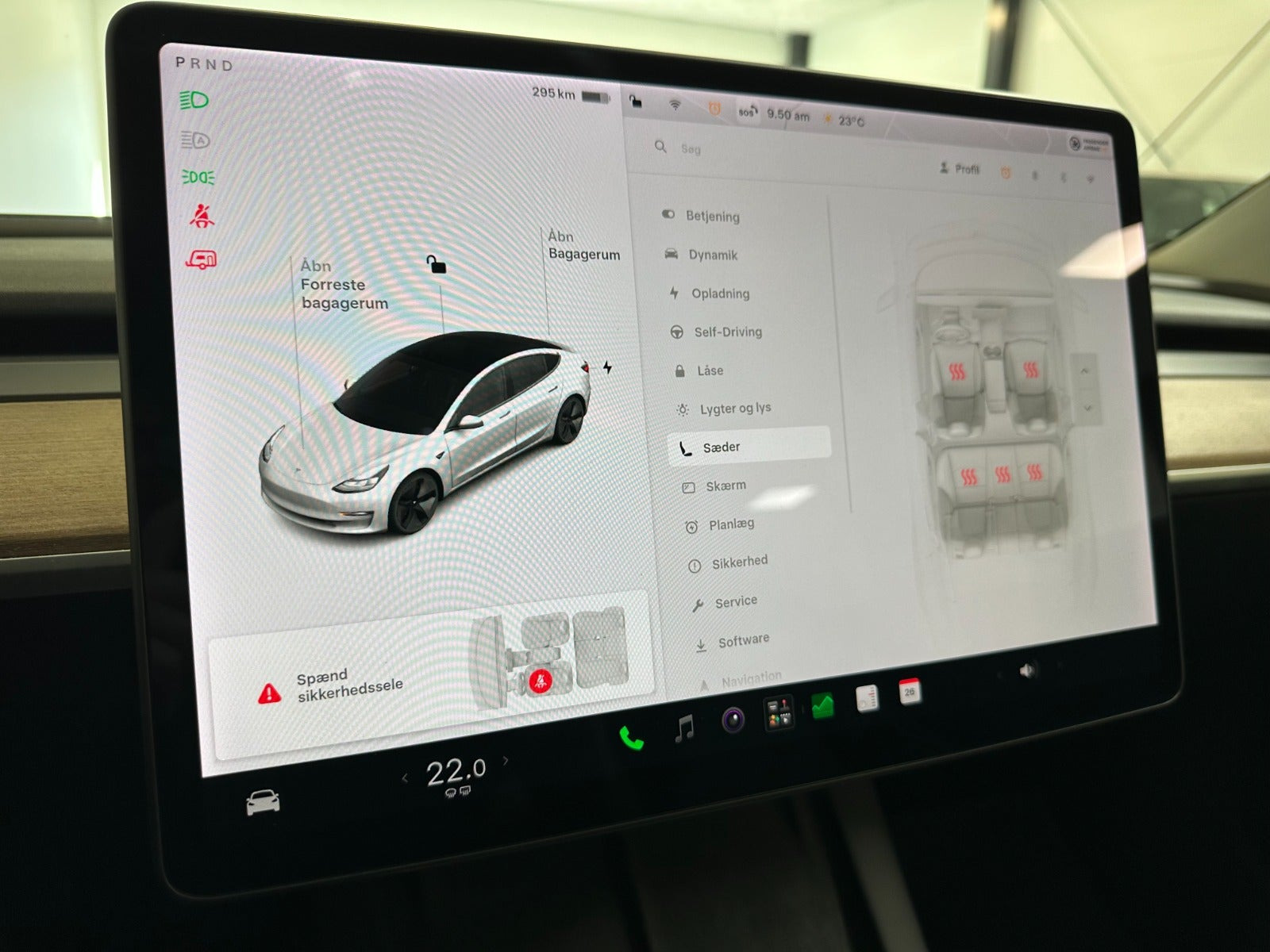 Hvid Tesla Model 3 fra 2021