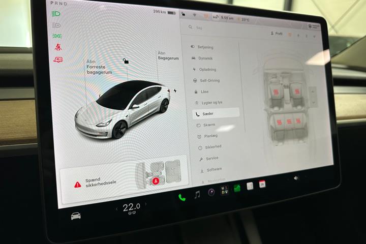 Hvid Tesla Model 3 fra 2021