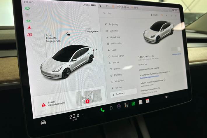 Hvid Tesla Model 3 fra 2021