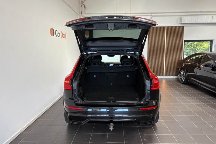 Sort Volvo XC60 fra 2023