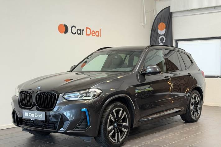 Grå BMW iX3 fra 2022