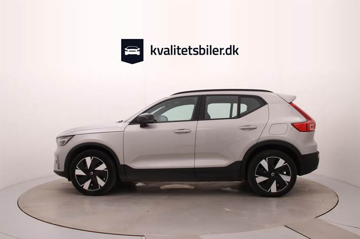 Sølv Volvo XC40 fra 2023