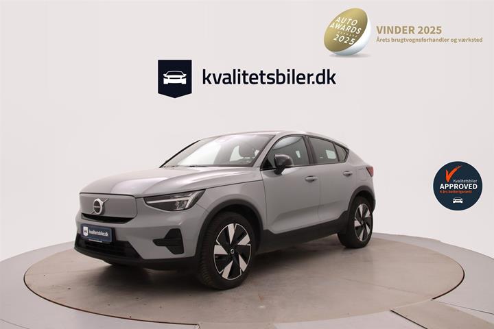 Grå Volvo C40 fra 2024 set udefra