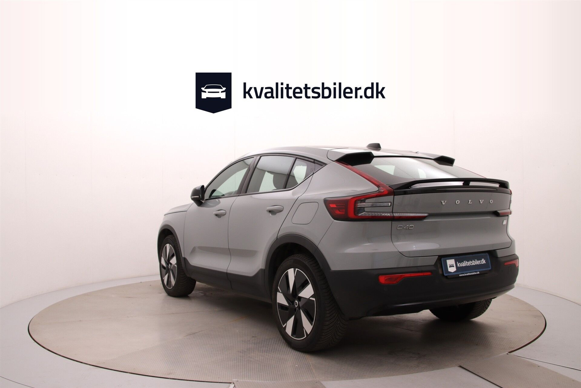 Grå Volvo C40 fra 2024