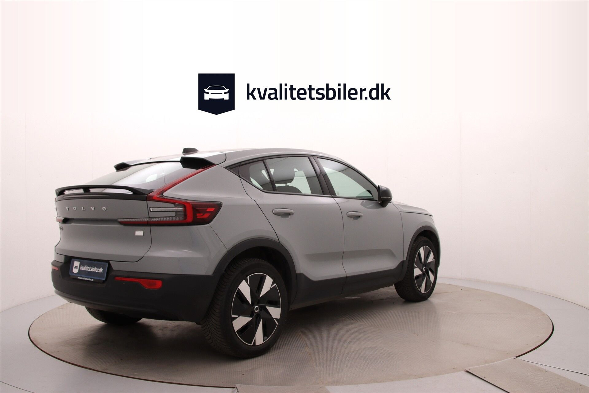 Grå Volvo C40 fra 2024