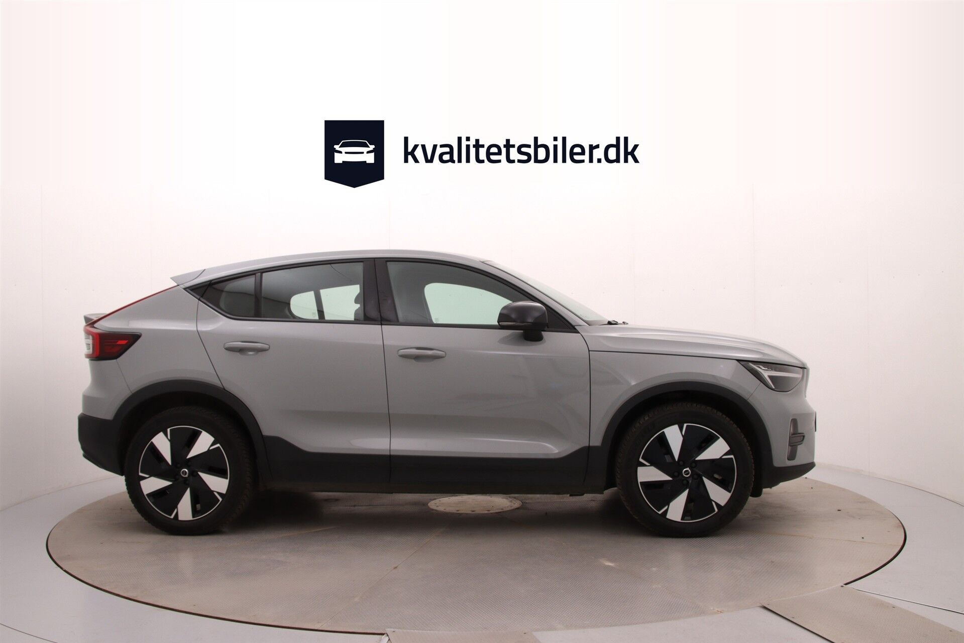 Grå Volvo C40 fra 2024