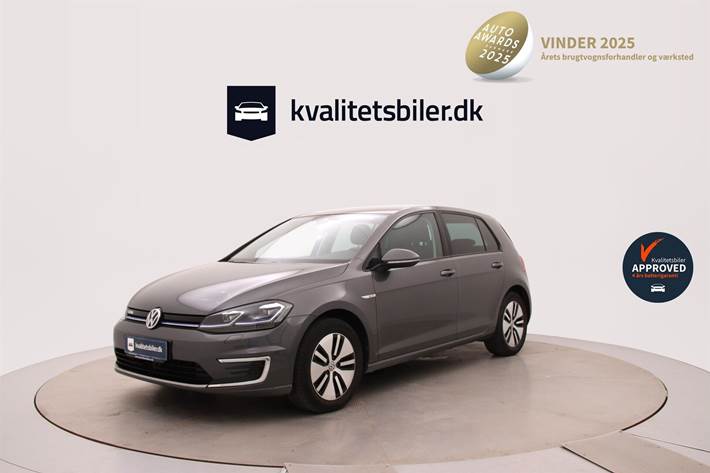 Grå VW Golf fra 2019