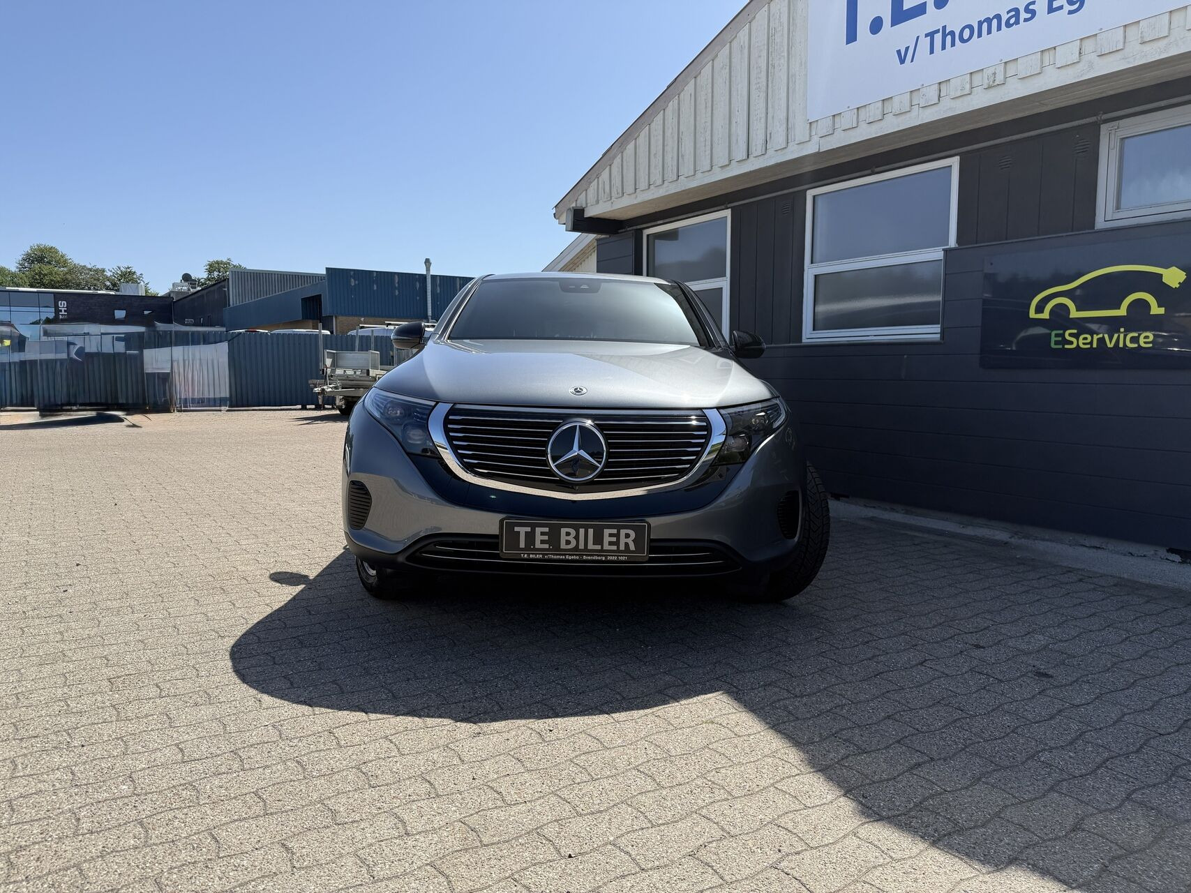 Sort Mercedes EQC 400 fra 2022