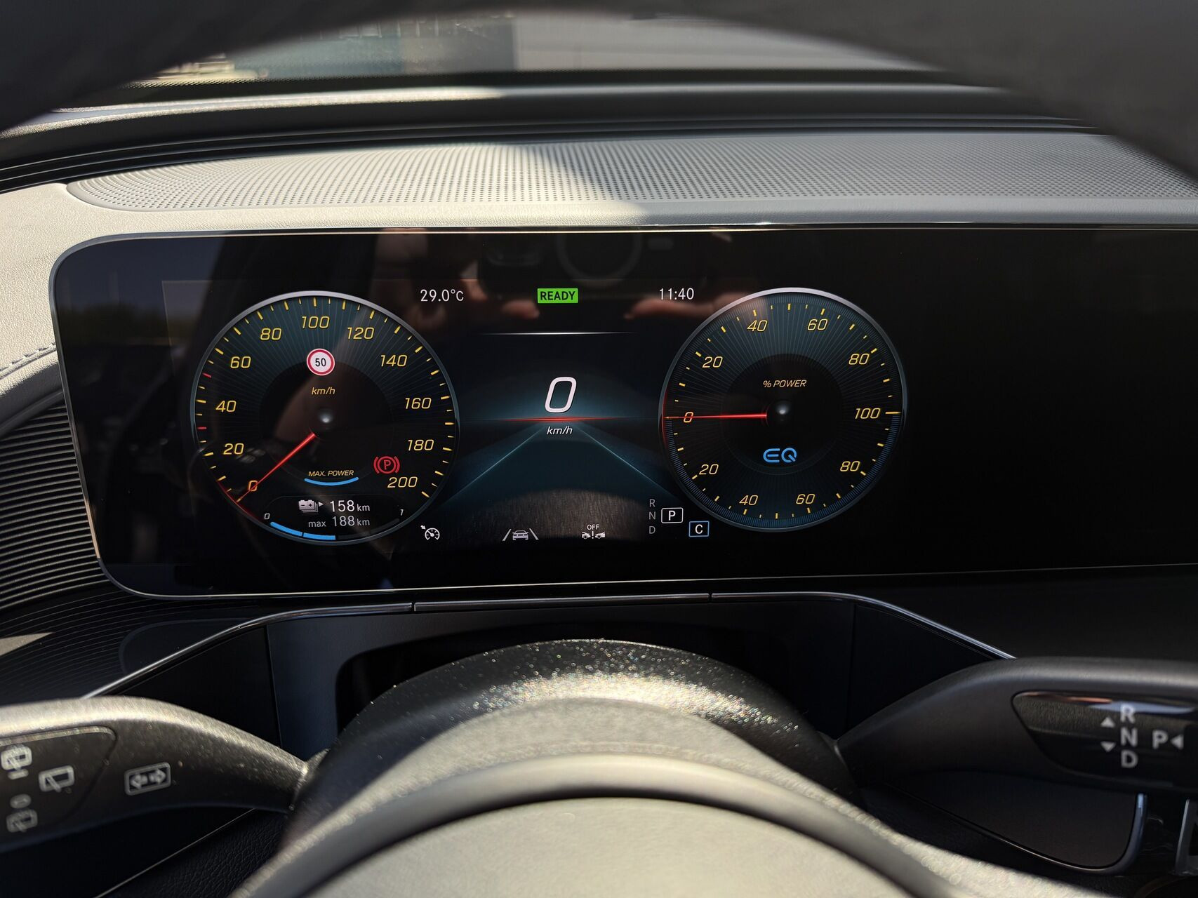 Sort Mercedes EQC 400 fra 2022