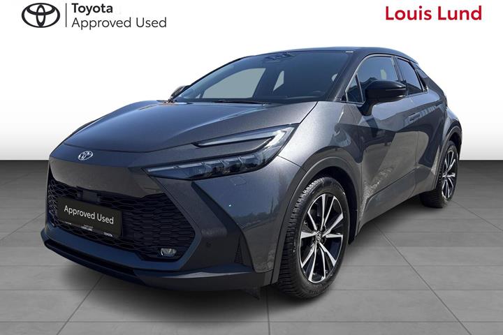 Grå Toyota C-HR fra 2024 set udefra