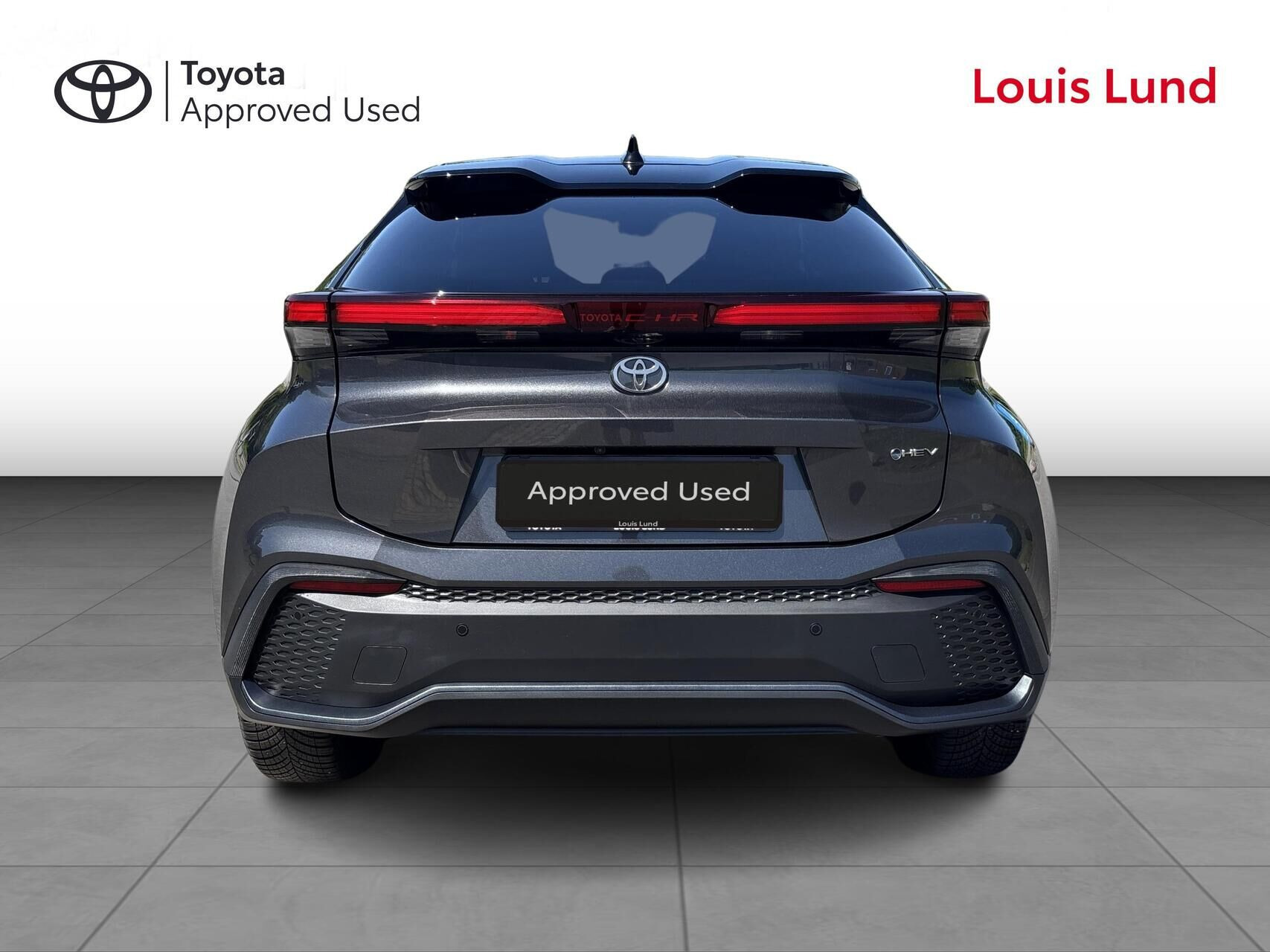 Grå Toyota C-HR fra 2024