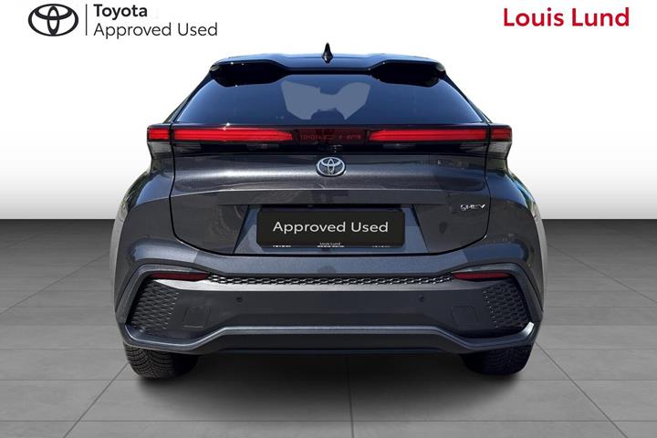 Grå Toyota C-HR fra 2024