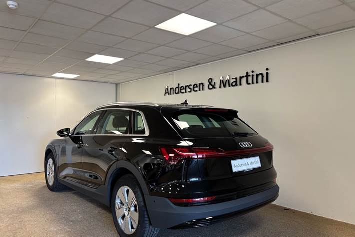 Sort Audi e-tron fra 2022