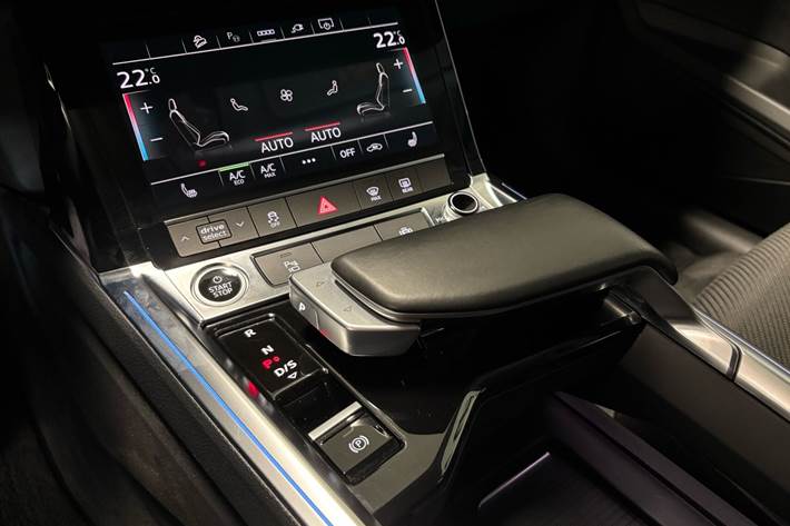 Sort Audi e-tron fra 2022