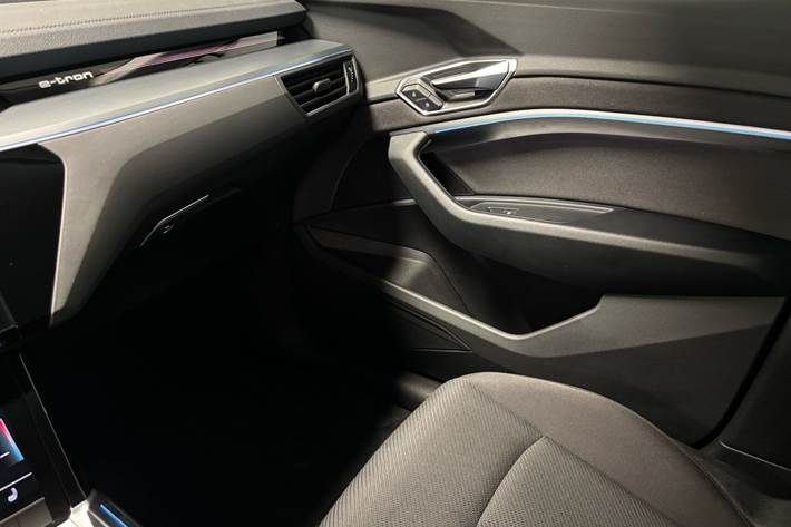 Sort Audi e-tron fra 2022