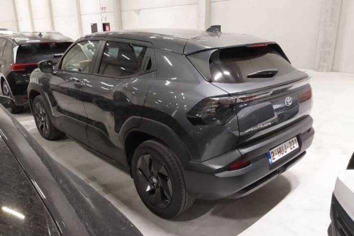 Grå Toyota Urban Cruiser fra 2025