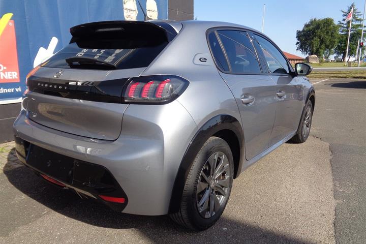 Grå Peugeot e-208 fra 2022