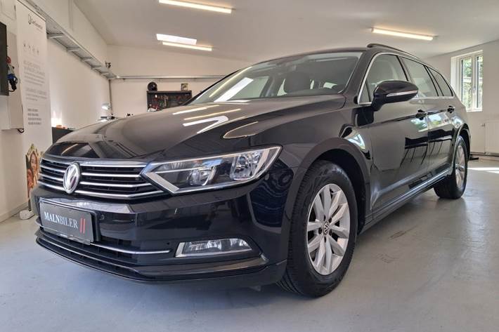 Sort VW Passat fra 2017